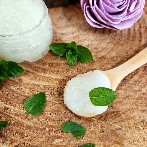 Handmade mint lip scrub 1 oz. - Picture 2 of 4